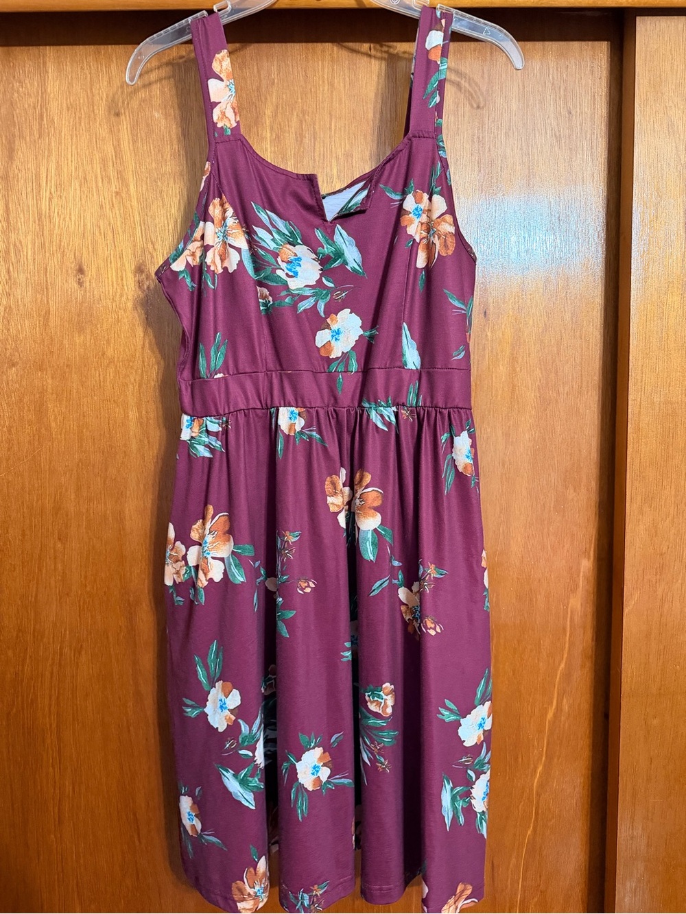 Sleeveless Burgundy Floral Sundress with pockets! Size large